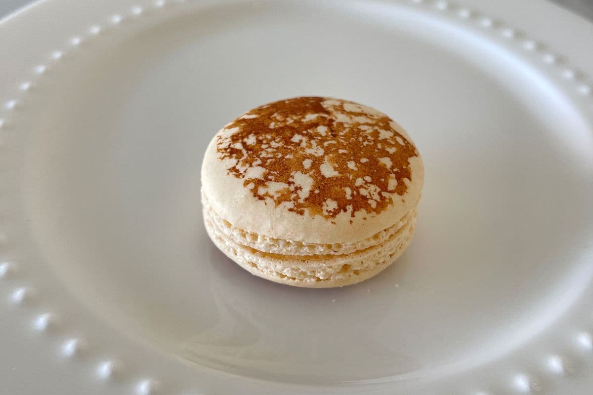 Creme Brulee Macaron