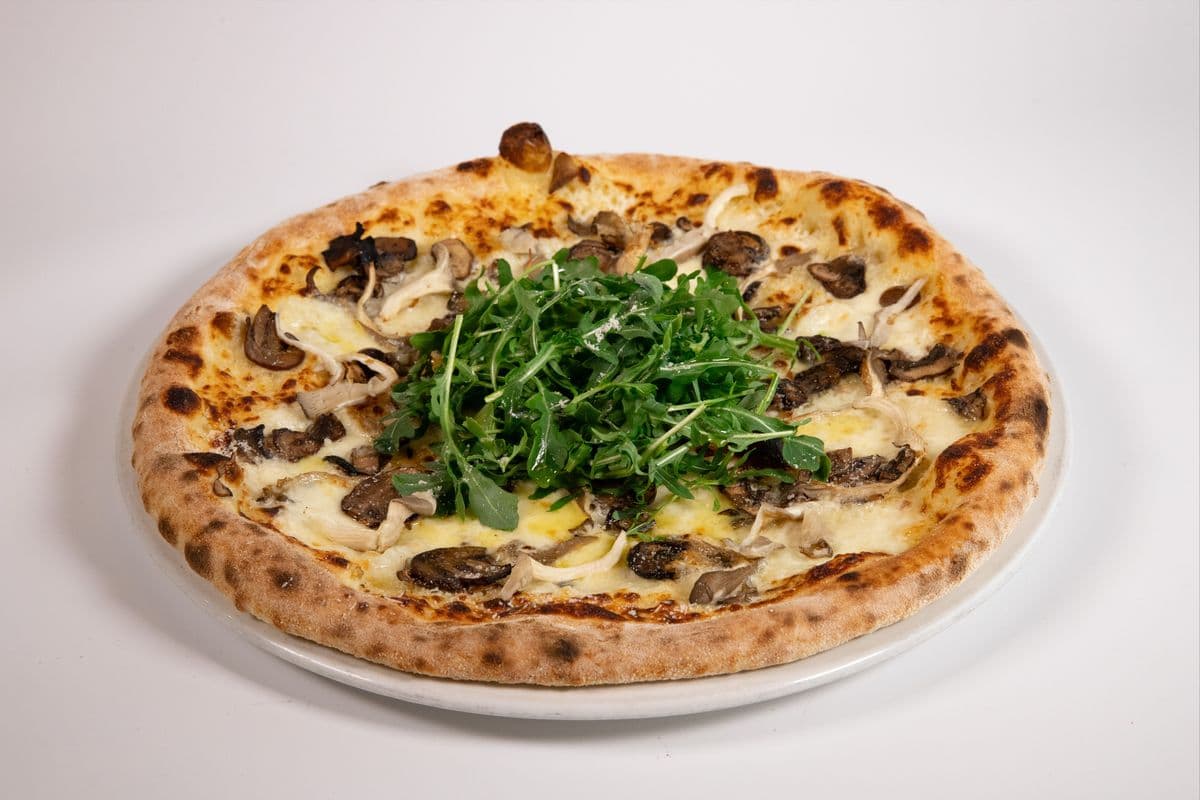 15" Grande Funghi Pizza
