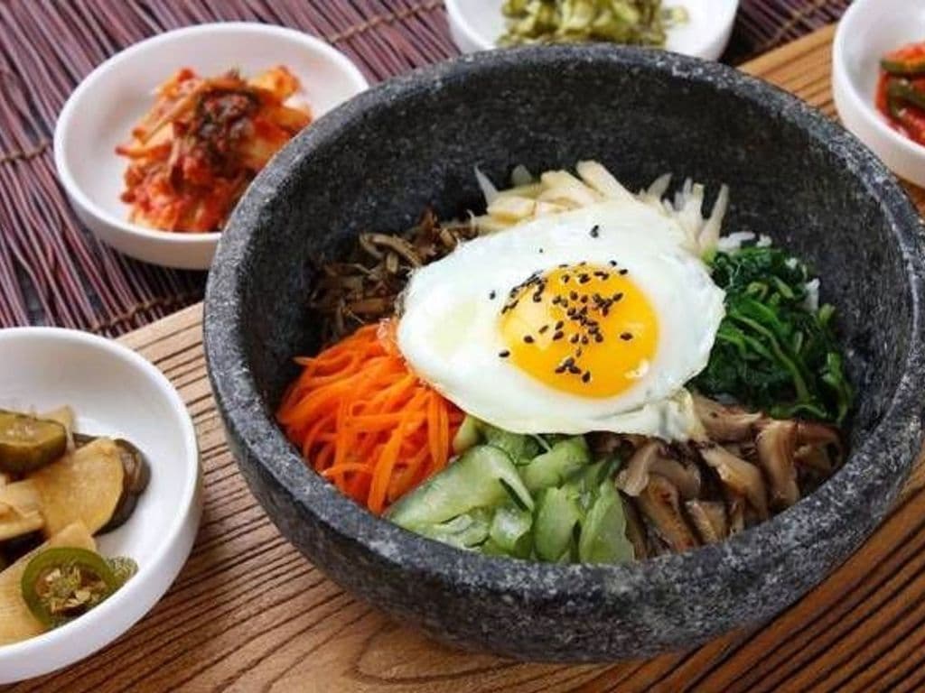 Grilled Eel Bibimbap (오징어 비빔밥/鳗鱼拌饭)