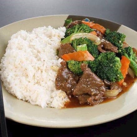 Sauté broccoli au bœuf avec riz / Beef Broccoli with Rice