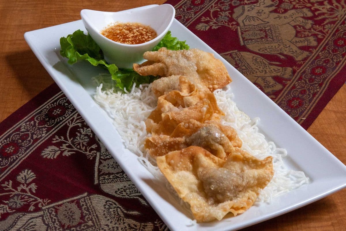 A2. Ghiaw Grob (4 pcs)