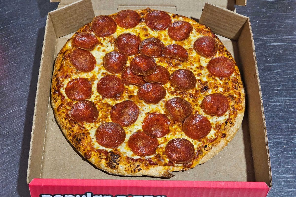 Real Deal - Medium Cheese or Peperoni