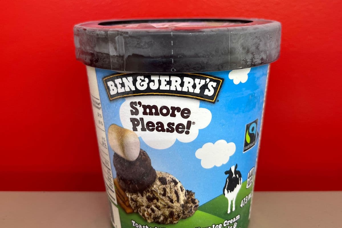 Ben and jerry S’more please! (473 ml) (440 Cal)