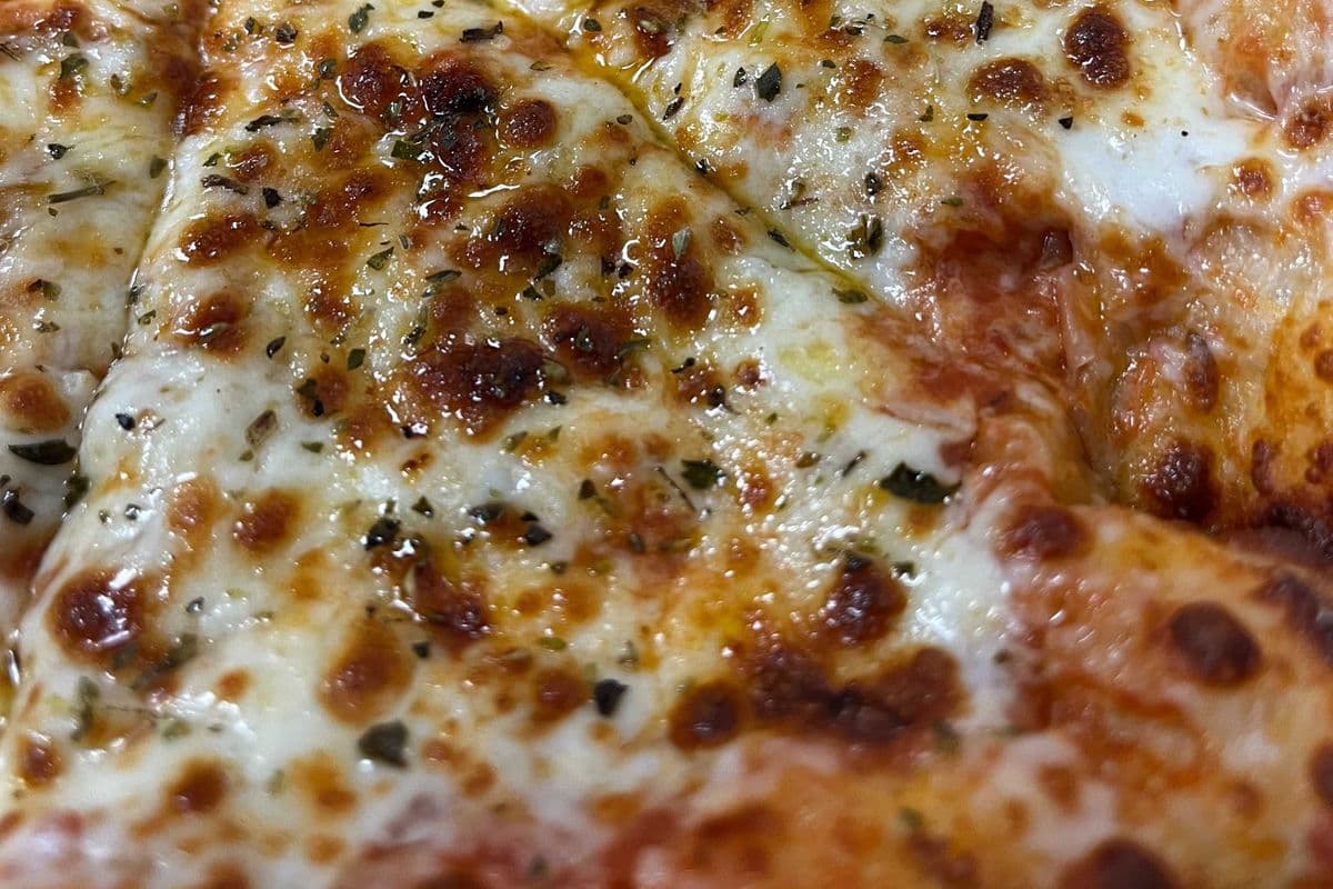 Medium Cheese Pizza