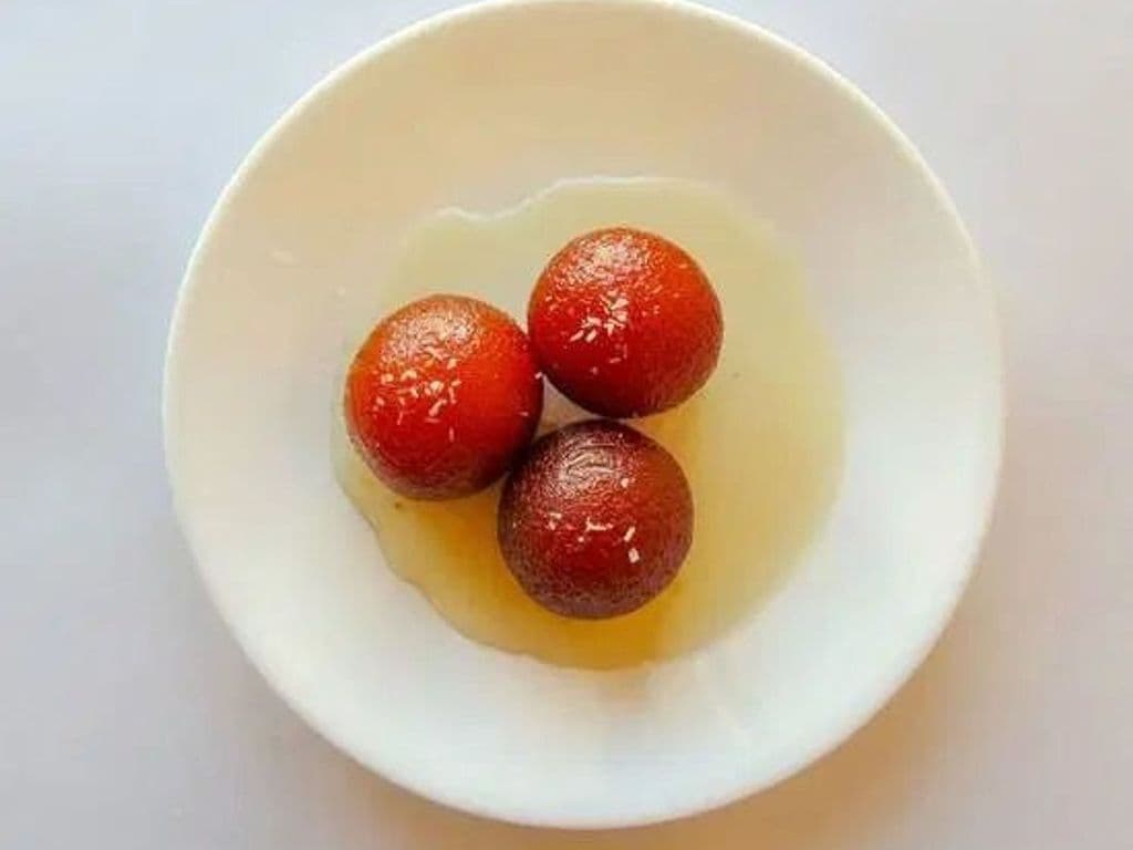 Gulab Jamun (3 Pcs)