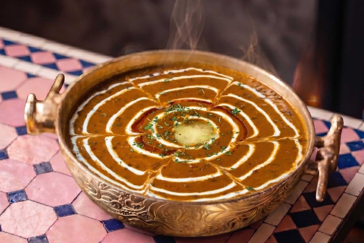 COMBO DAL MAKHANI WITH PLAIN BASMATI RICE AND GARLIC NAAN