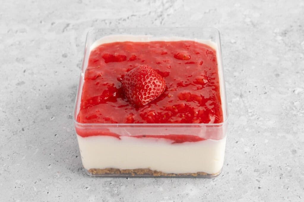 Strawberry Cheese Cake (300 g)