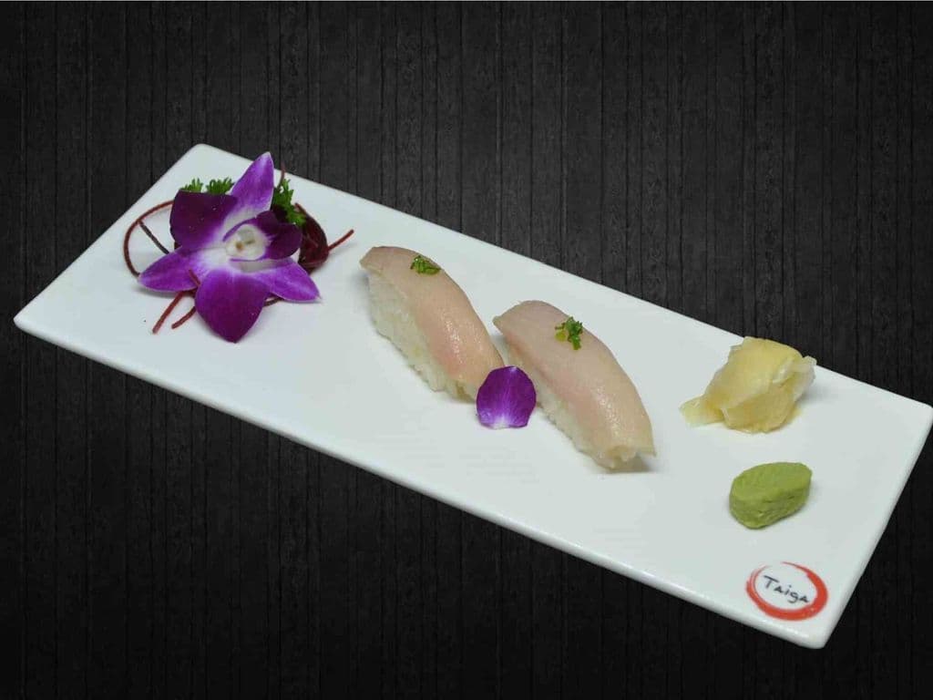 Yellowtail Sushi (2pcs)
