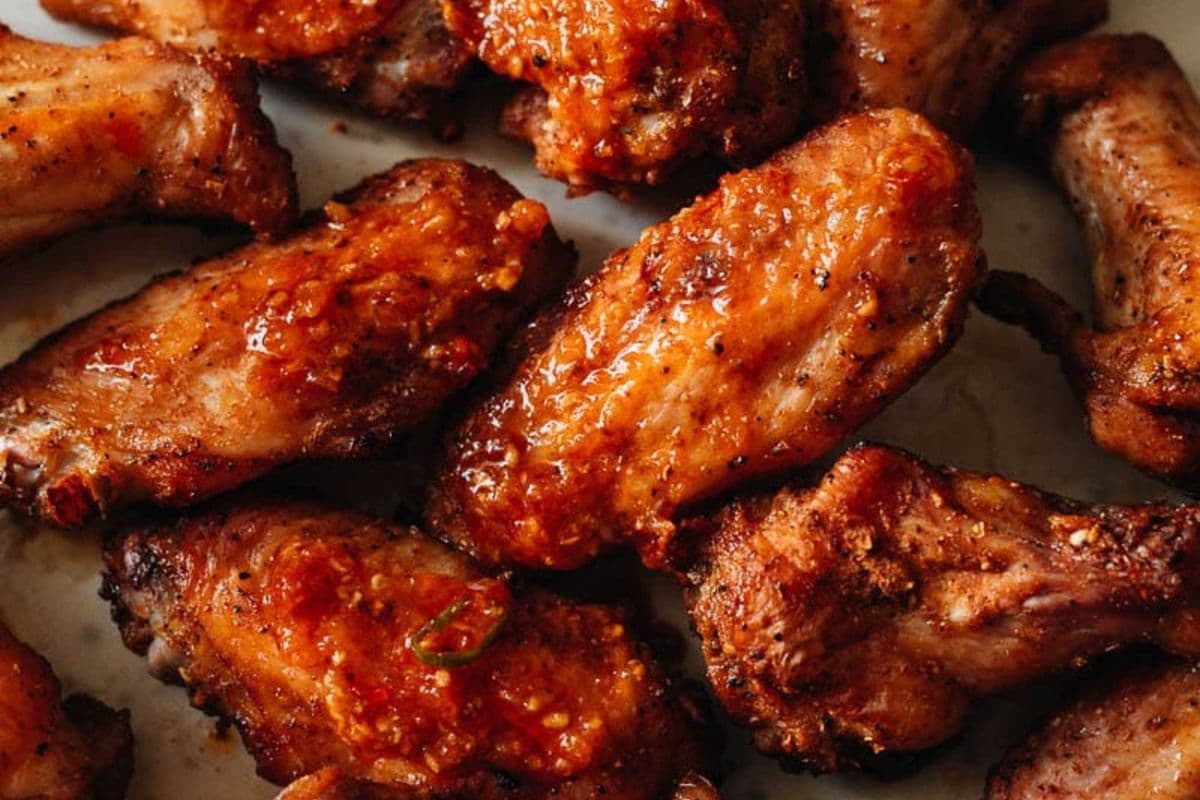 Chicken Wings with Fries and Pop Combo (6 pcs)