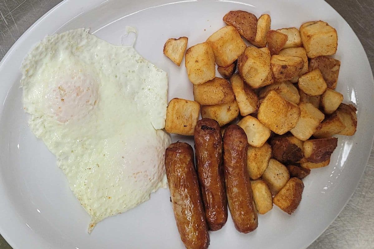 Classic Breakfast with Homefries