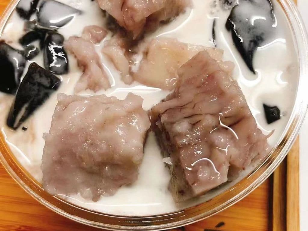 Taro With Grass Jelly and Coco Milk