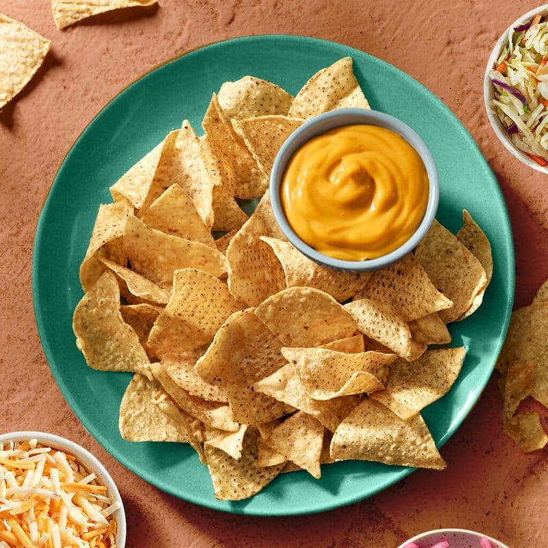 Tortilla Chips with Queso / Croustilles de tortilla avec queso