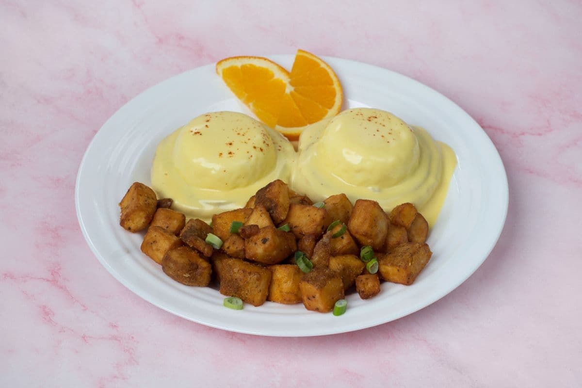 Classic egg benedict