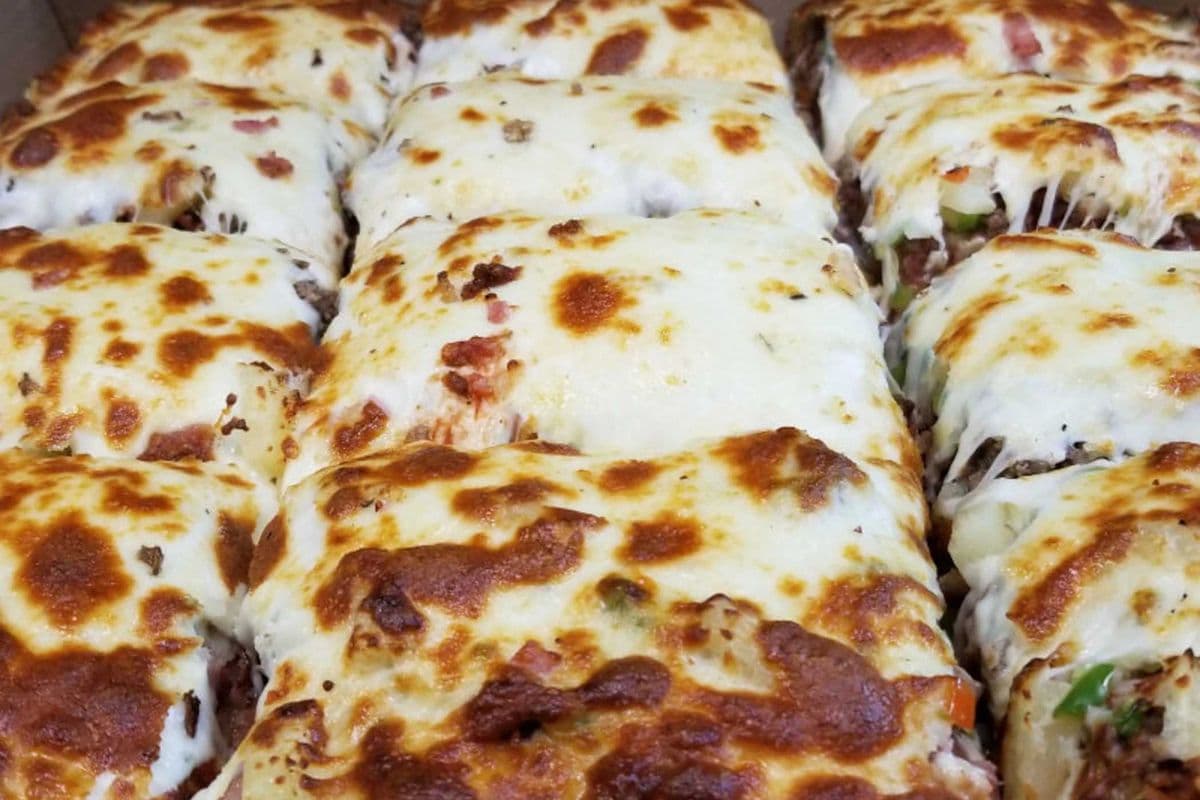 Deluxe Pizza (Medium)