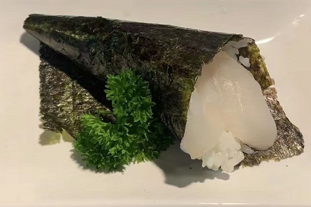 K4. Snapper Hand Roll