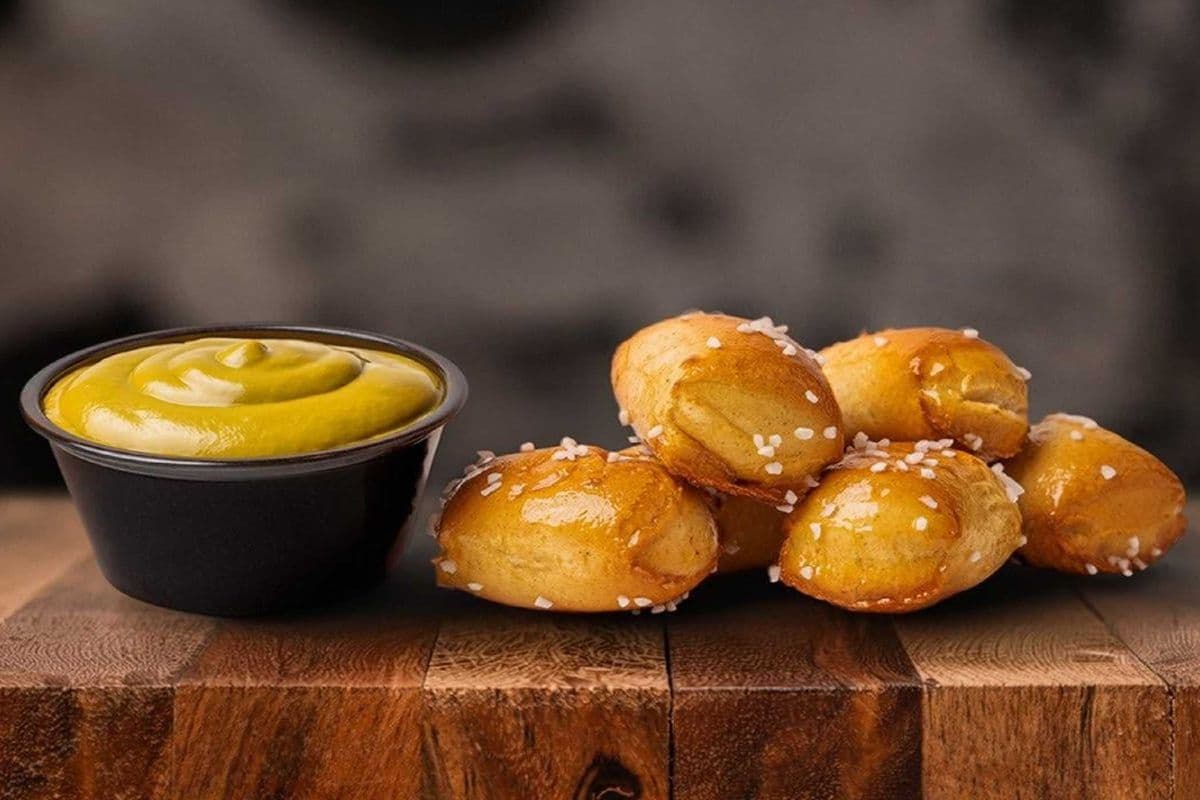 PRETZ BITES
