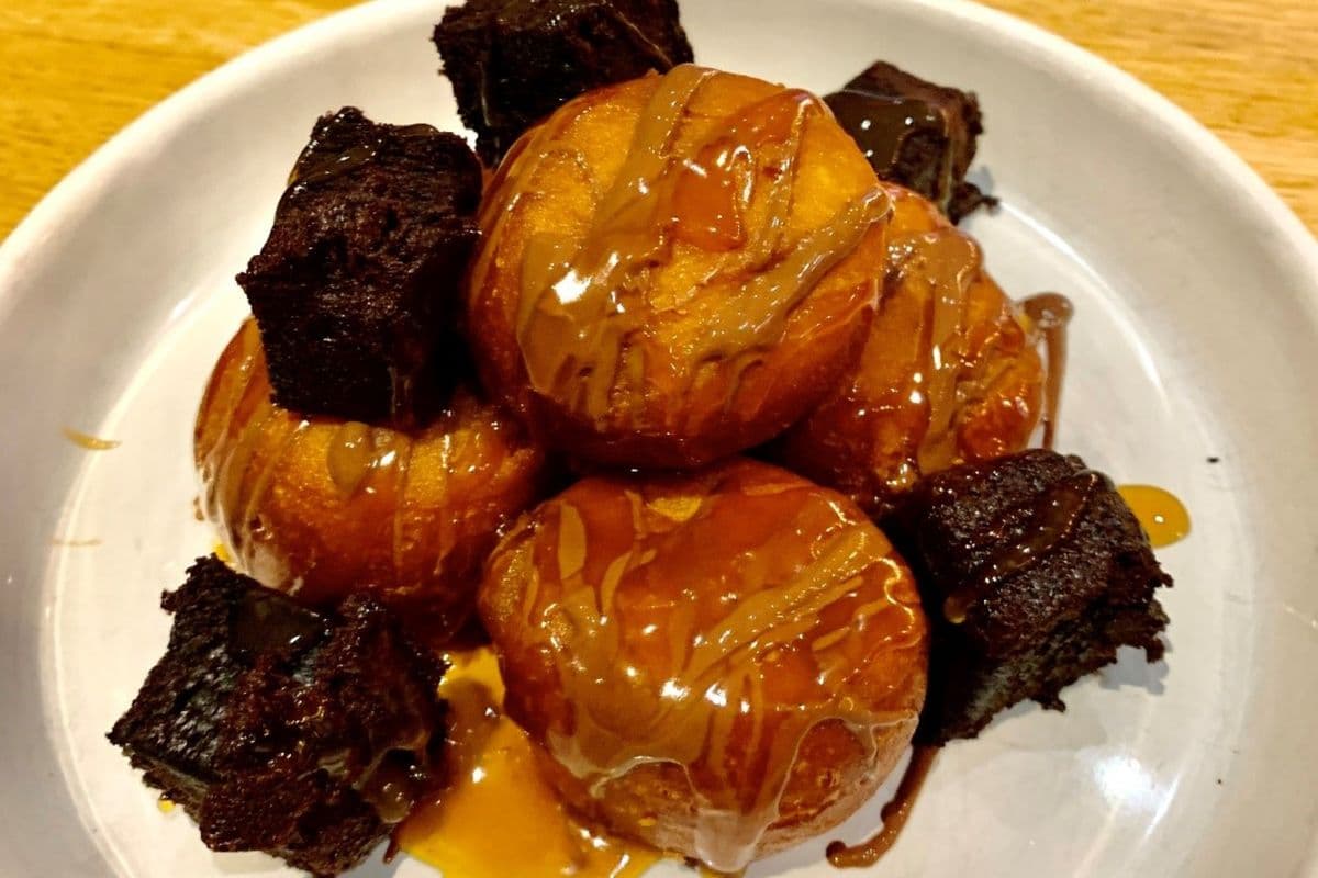 Beignets explosion de brownie et caramel / Caramel Brownie Explosion Fritters