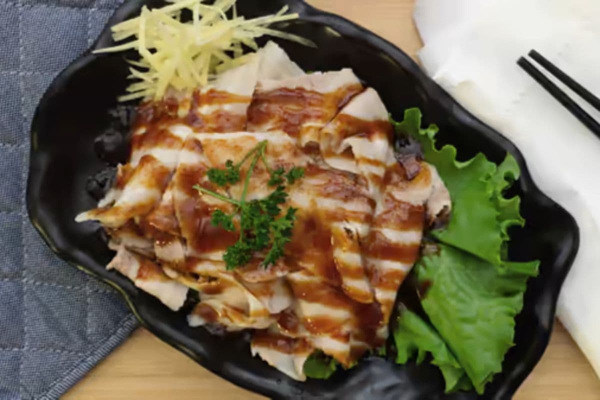 Sliced Pork with Garlic Sauce 蒜泥白肉