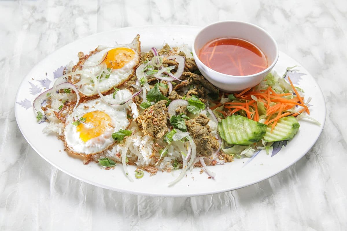 62. Grilled Beef and Egg on Steamed Rice (Com Bò Nuong, Trung Opla)