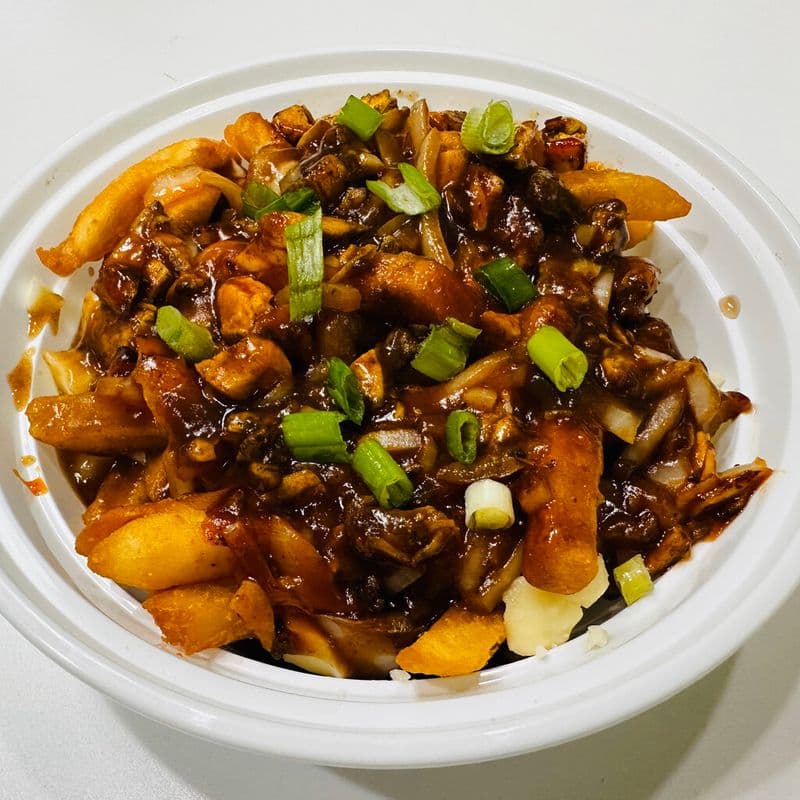 Regular BBQ Chicken Poutine