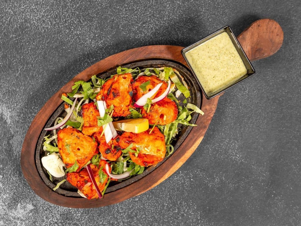 THE FAMOUS CHICKEN TIKKA