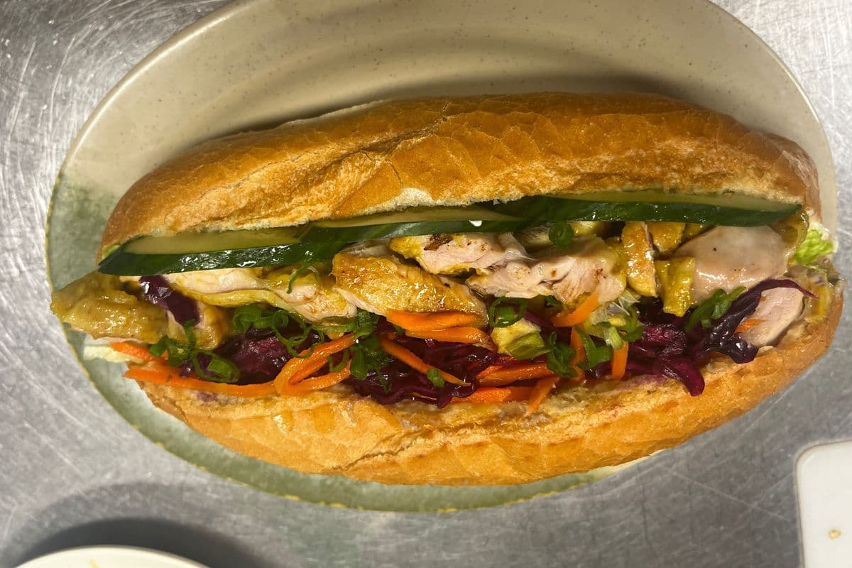 B3. Lemongrass Chicken Sub