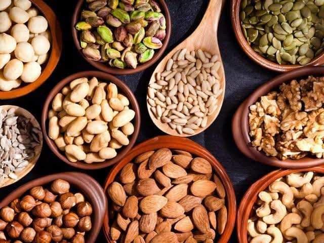 Raw Almonds (1lb)