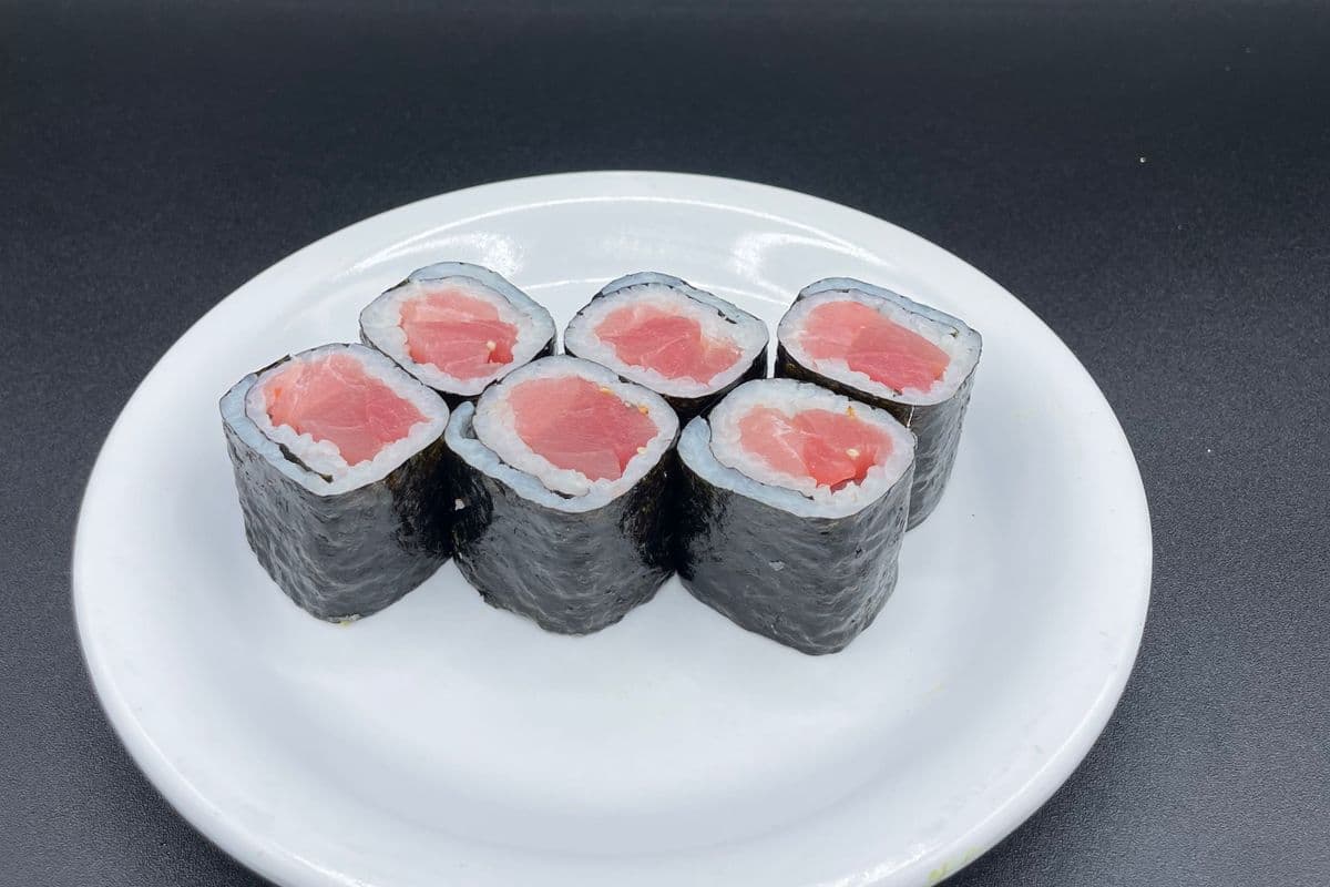 404. Red Tuna (Maguro) Hosomaki (6 pcs)