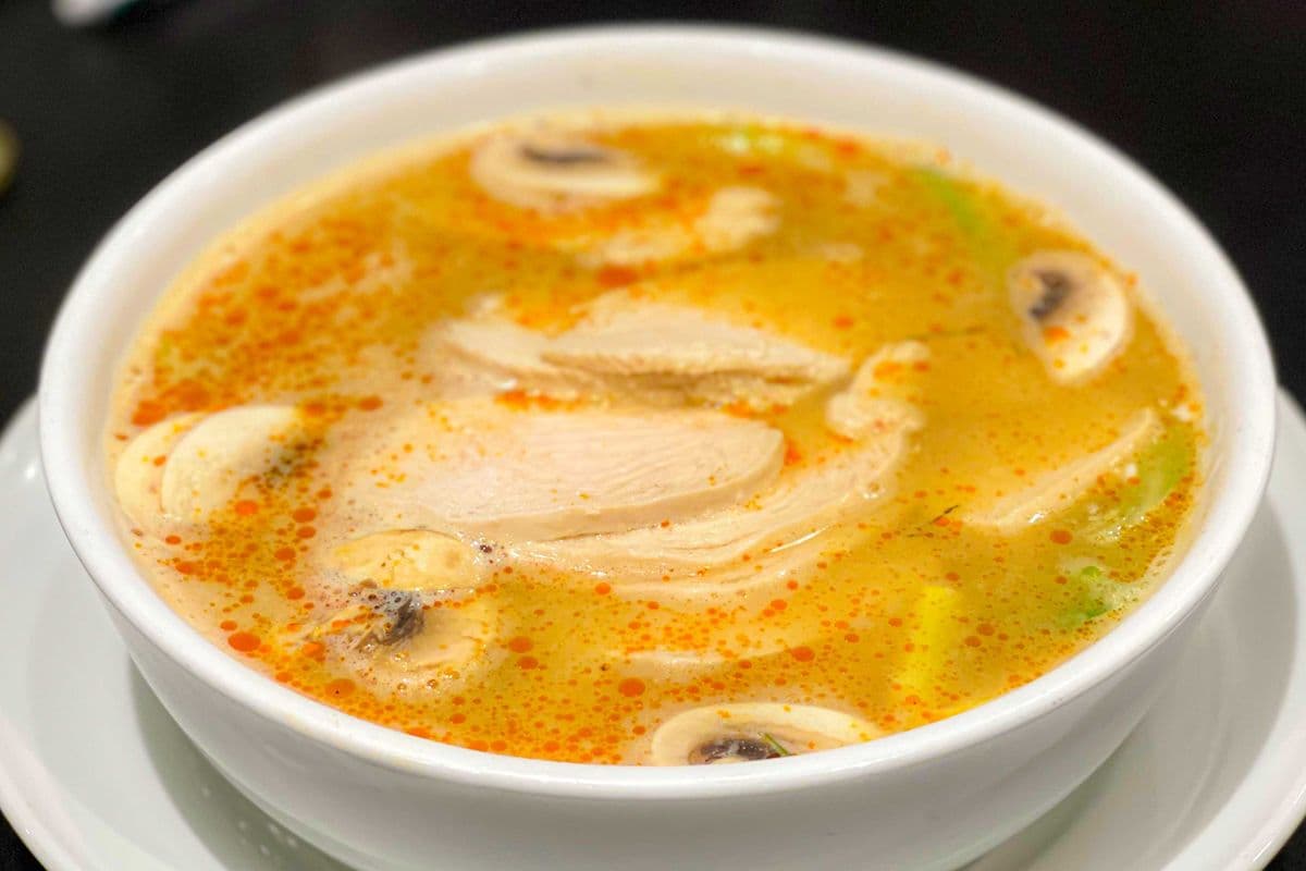 6L. Soupe tom yum poulet / Chicken Tom Yum Soup