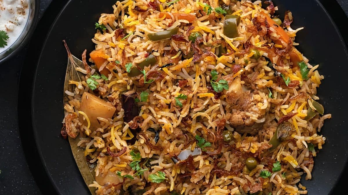 Vegetable Biryani/Raita/Pop