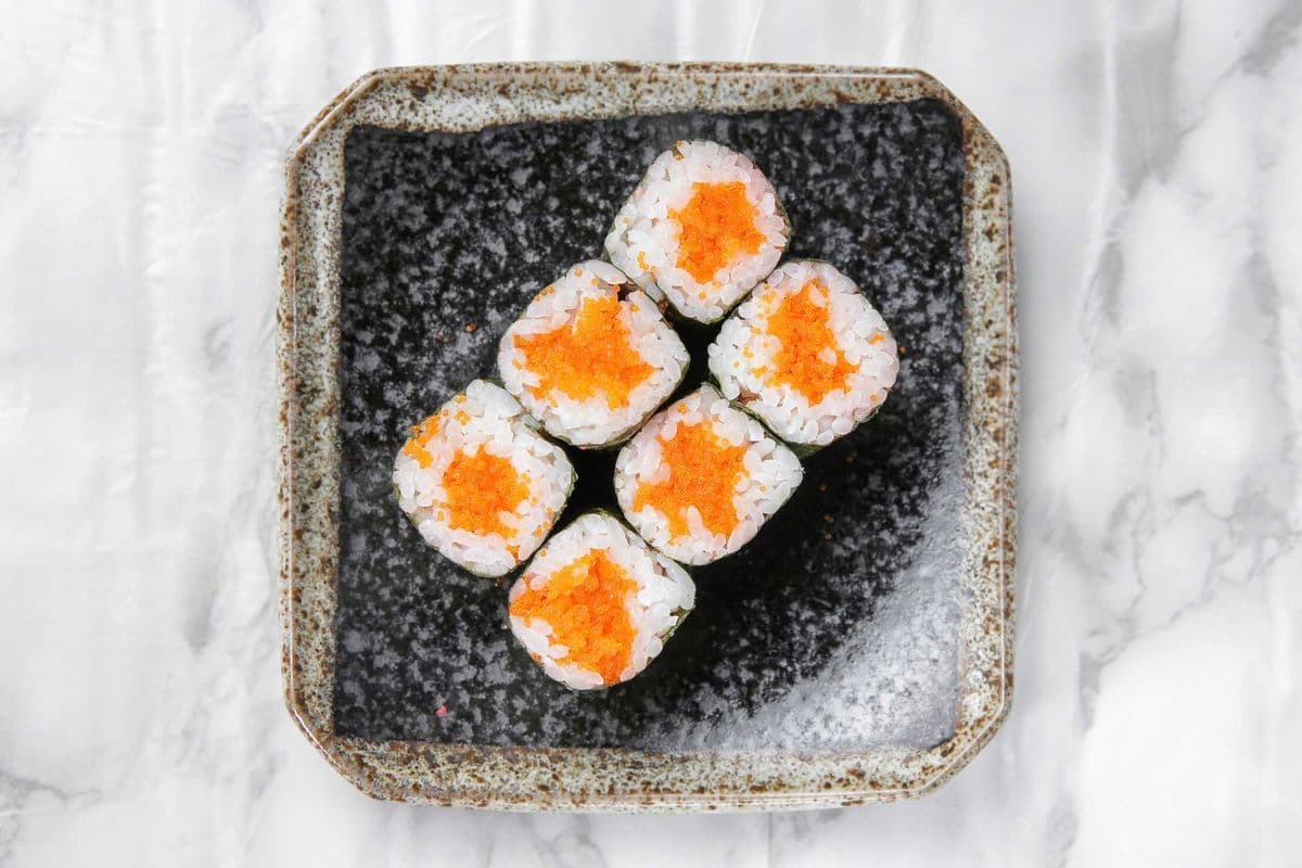 Masago Maki Roll (6 pcs)
