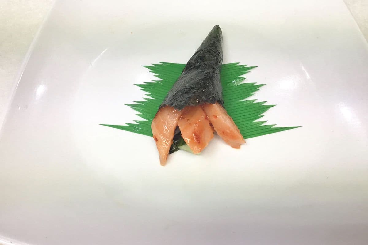 Spicy Raw Salmon Hand Cone (1 pc)