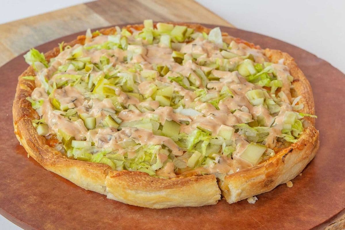 Medium Mad Mac Pizza
