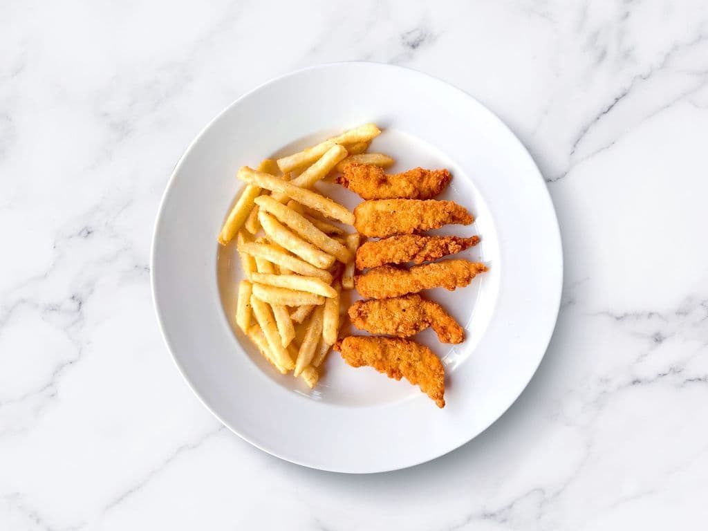 Chicken Strips with Fries (6pcs)