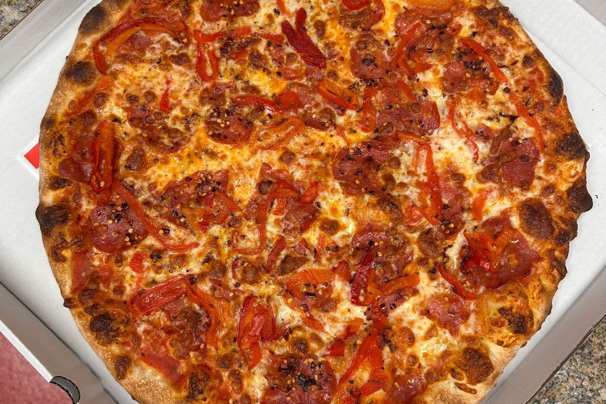 16" Bomba Pizza