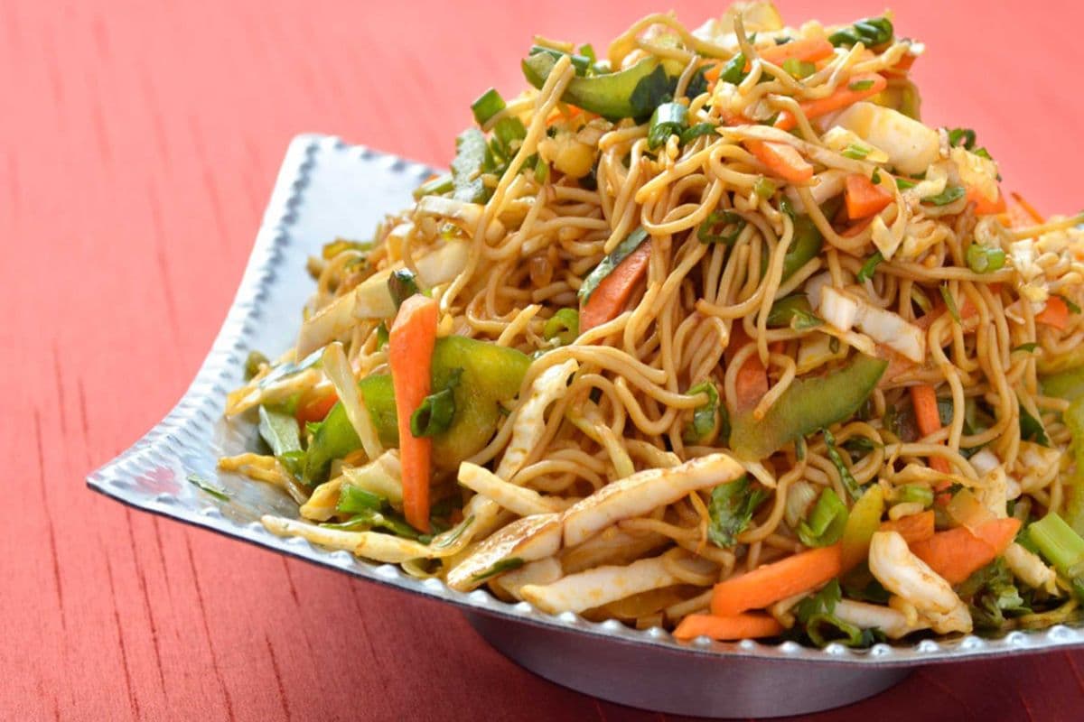 Hakka Veggie Noodles (Vegetarian)