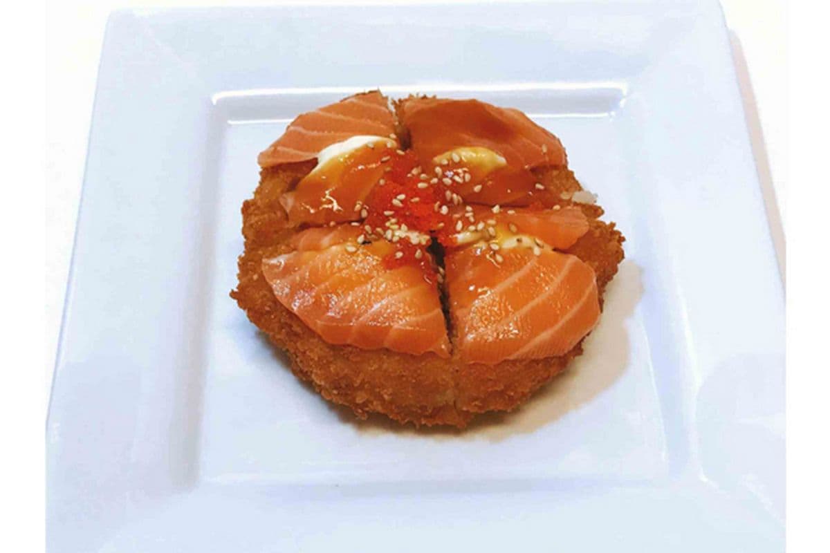 P3. Salmon Sushi Pizza