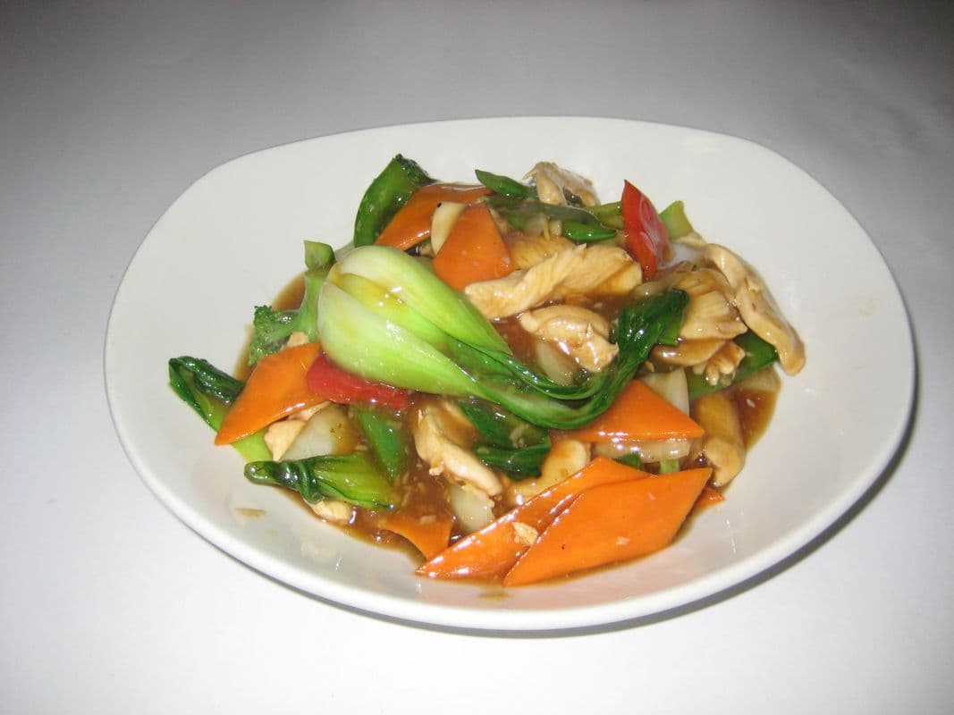 ST2. Stir-Fried Thick Noodles - Ho Fun