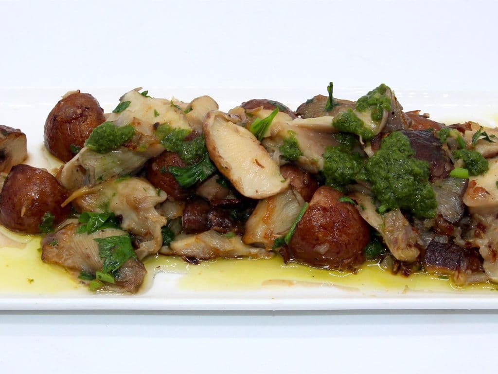 Trio de Champignons Sautés / Sauteed Mushrooms Medley