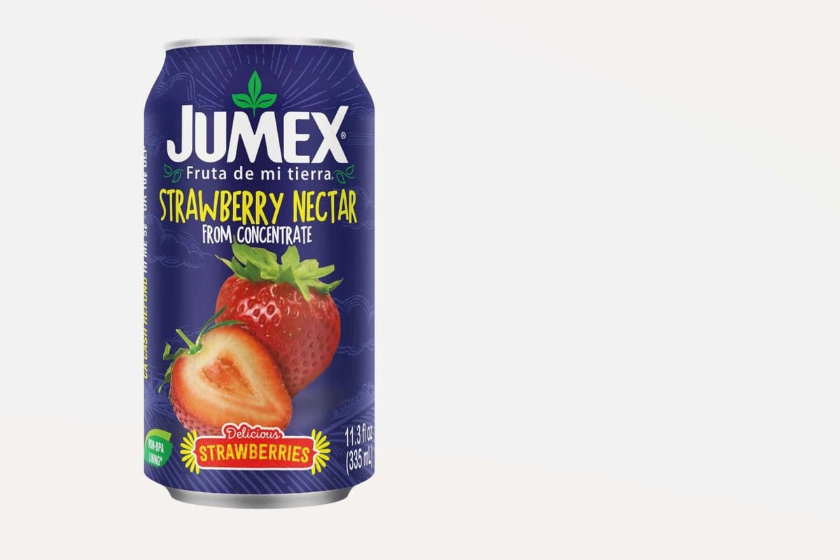 Jumex strawberry nectar (335 ml) (140 Cal)