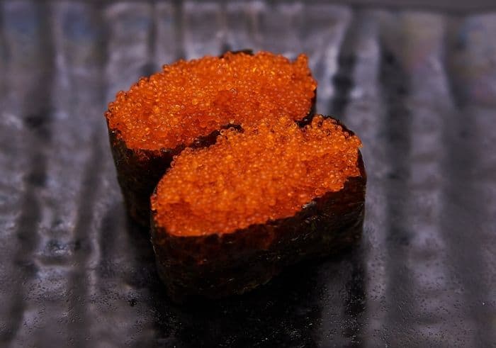 Tobiko Sushi (2 pcs)