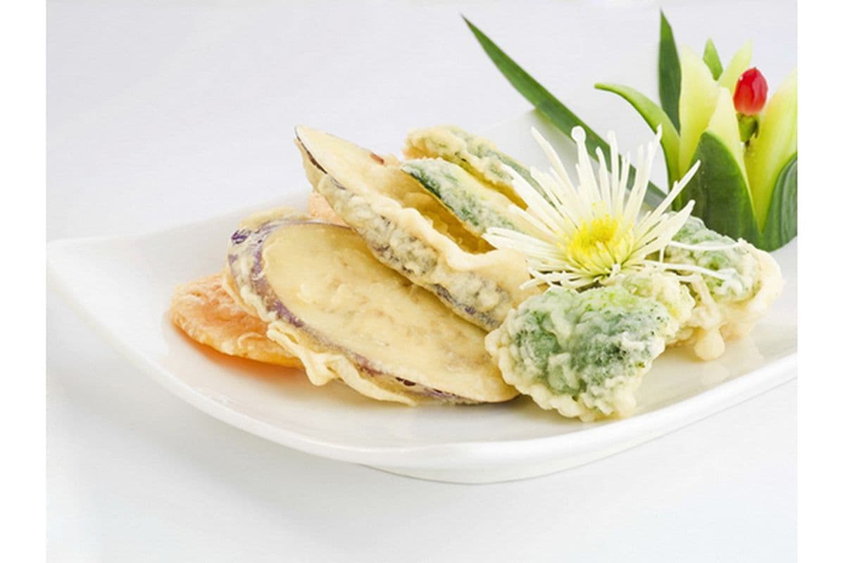 E6. Vegetable Tempura (8 pcs)