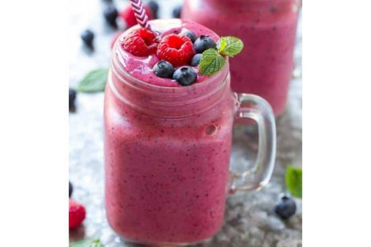 Mixed Berry Breakfast Smoothie