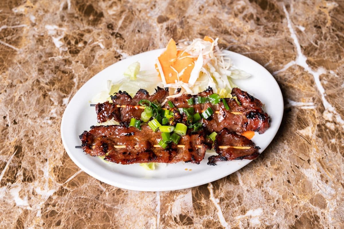 6. Brochettes de boeuf grillée satay / Grilled Beefs Brochettes (2 pcs)牛串