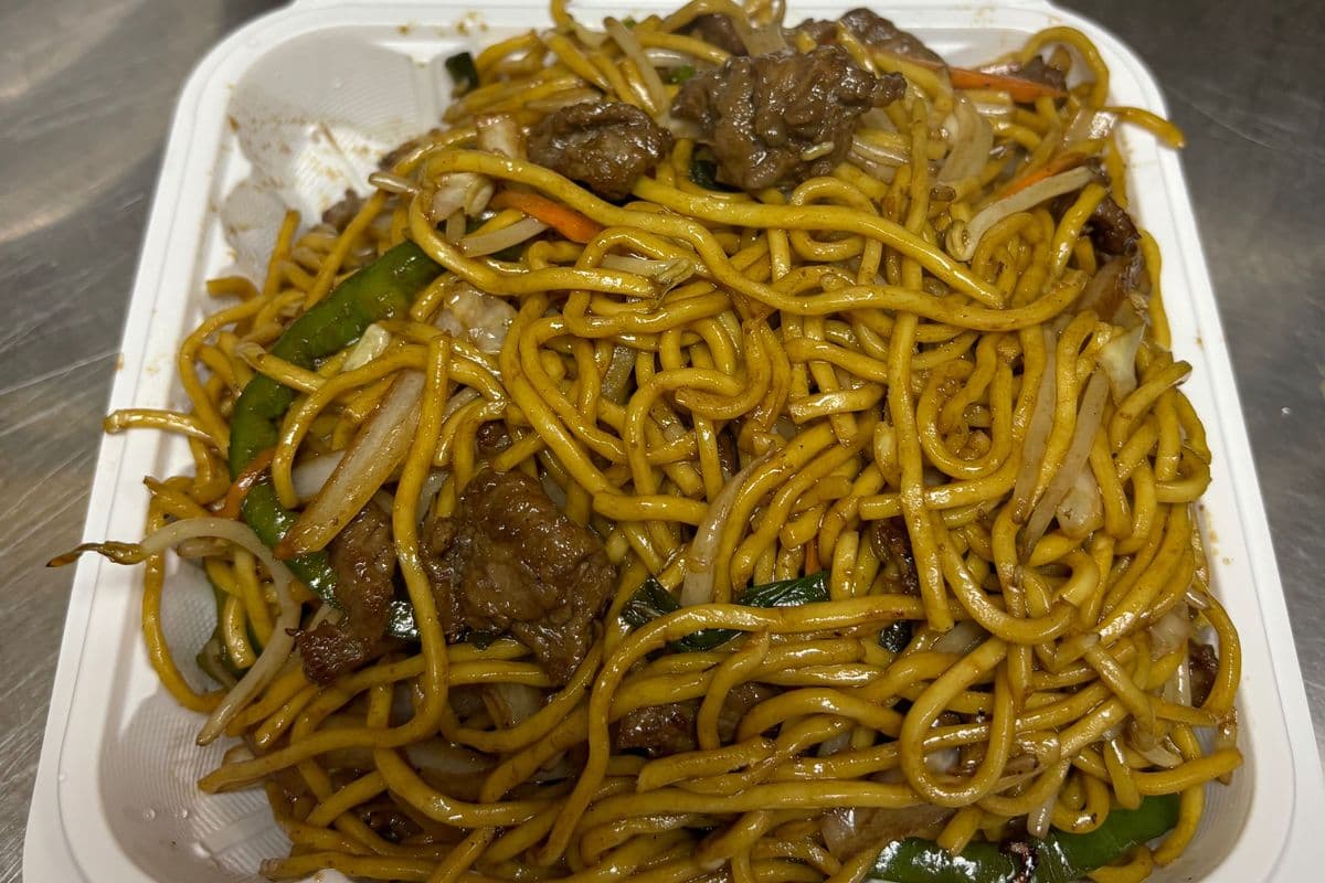 Beef Hakka Chow Mein