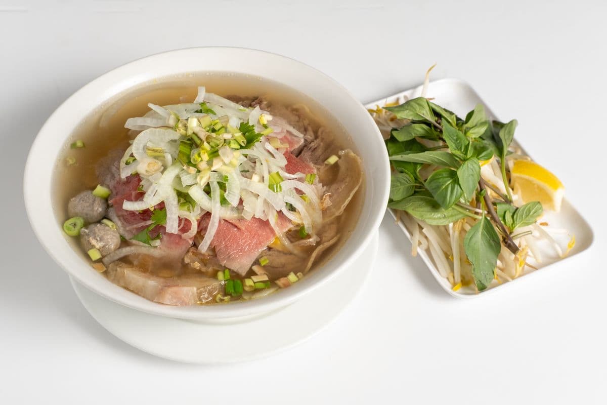 PH01. House Special Beef Rice Noodle Soup