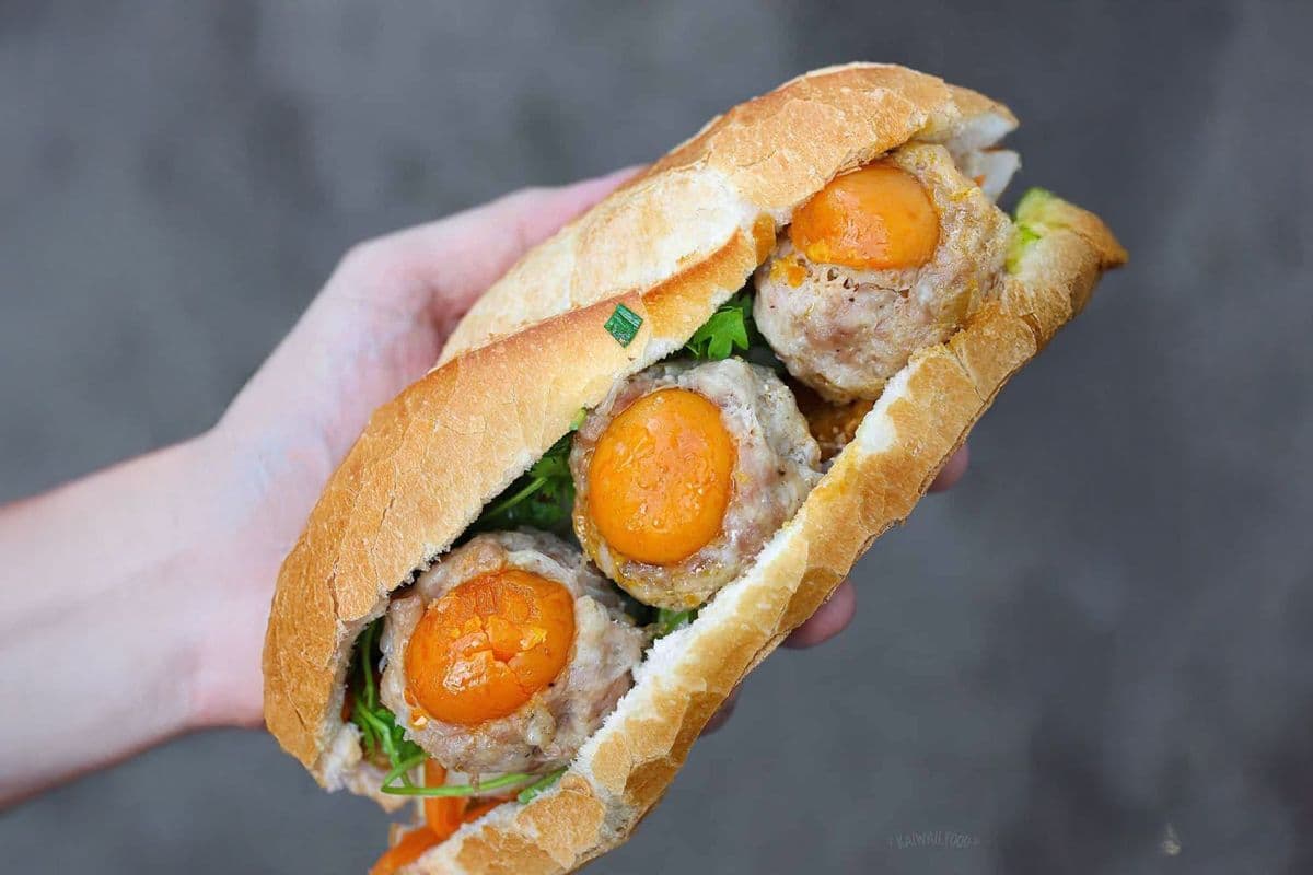 Salted Egg Meat Ball / Xiu Mai Trung Muoi