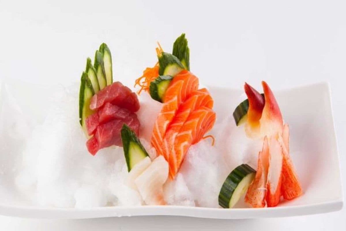 Sashimi Combo (12 pcs) with rice
