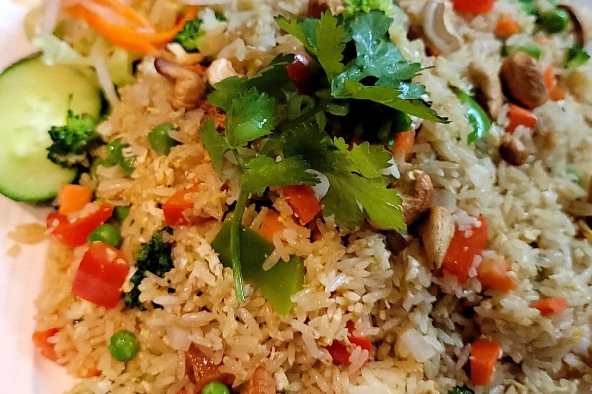 F7 Royal Veggie Fried Rice with Egg, Mixed Veggies (Cơm chiên rau)