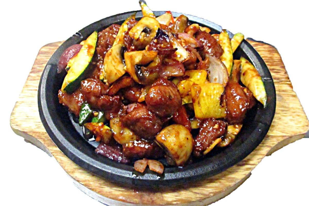 219. Sambal Mushroom Beef 鉄板參巴磨菇牛肉